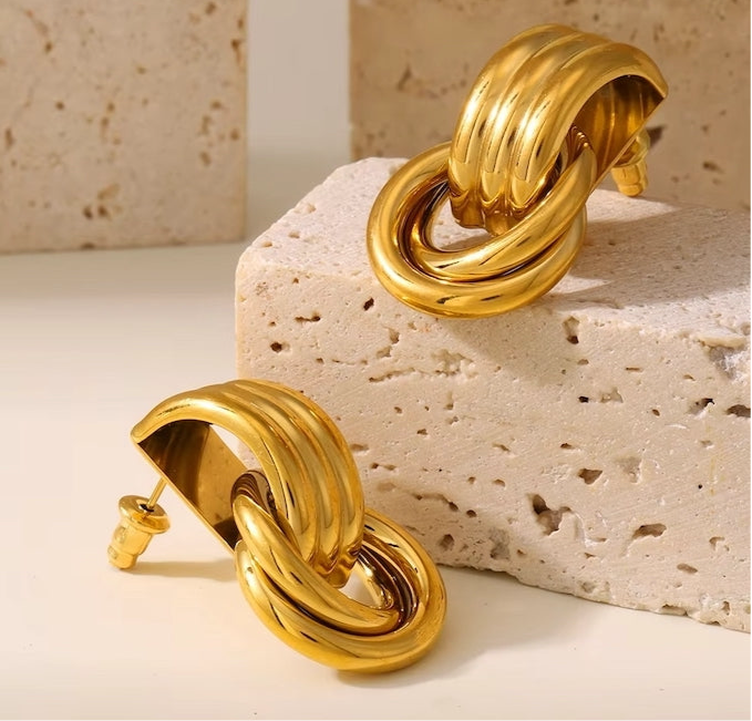 Devie Stud Earring