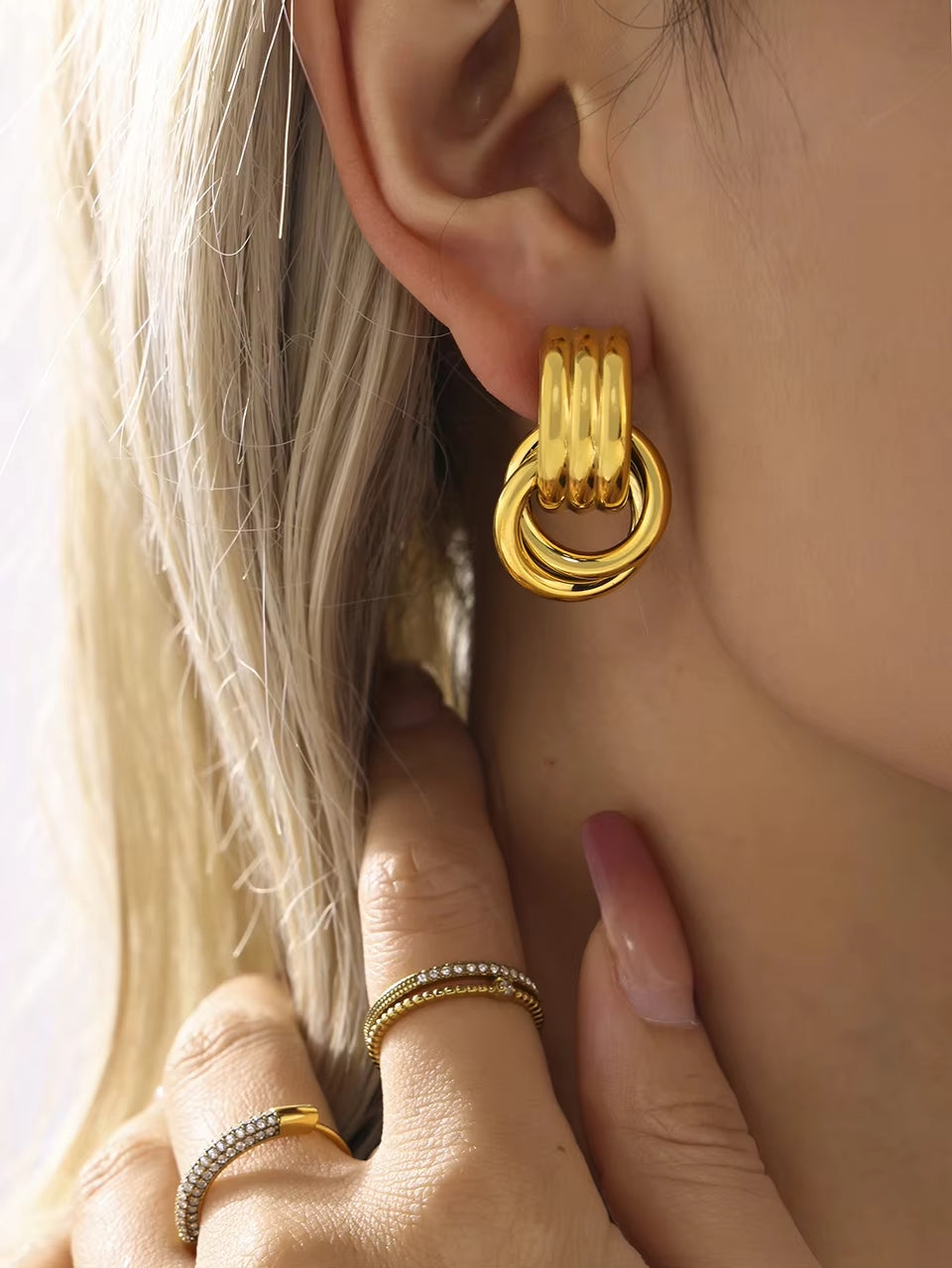 Devie Stud Earring