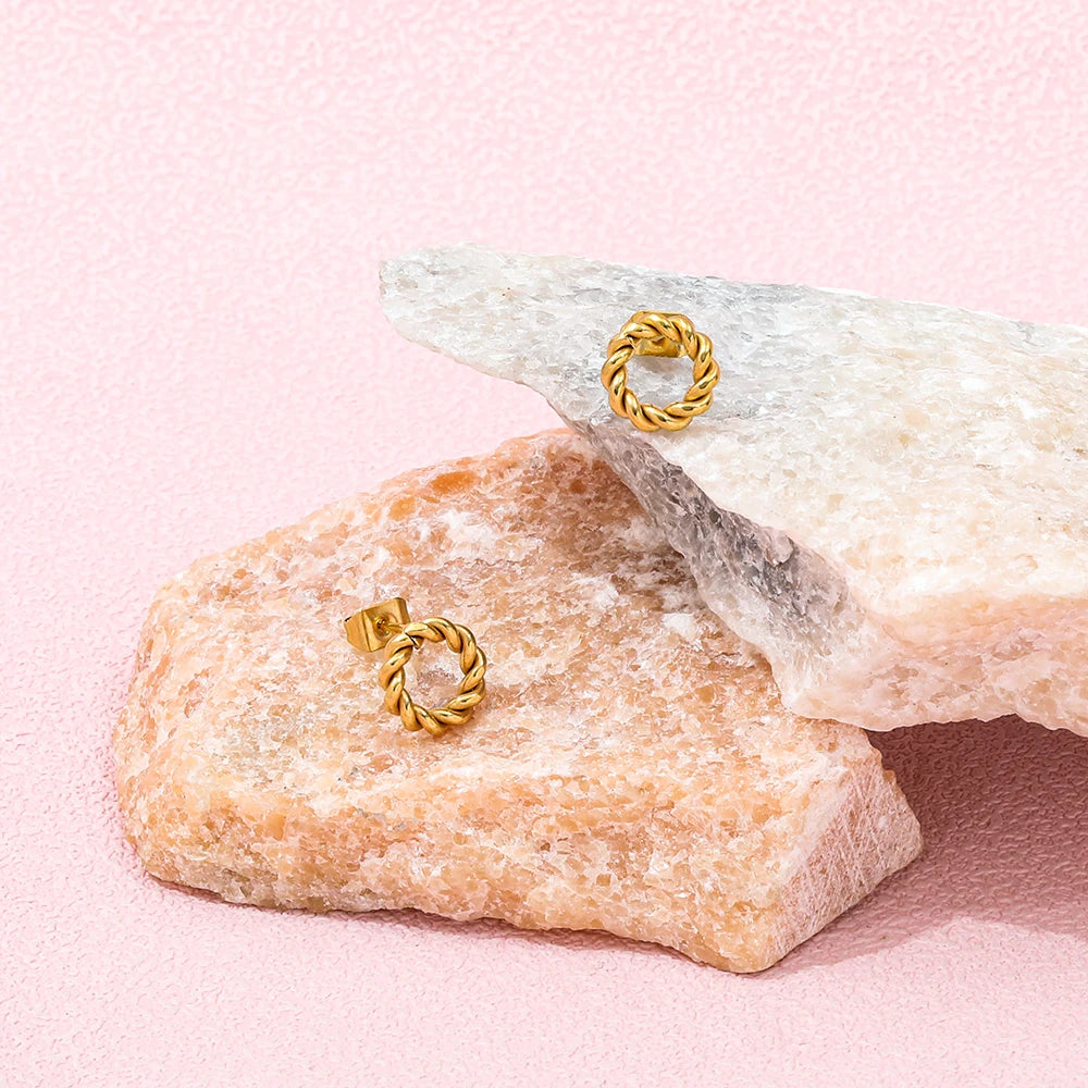 Amy Round Stud Earring