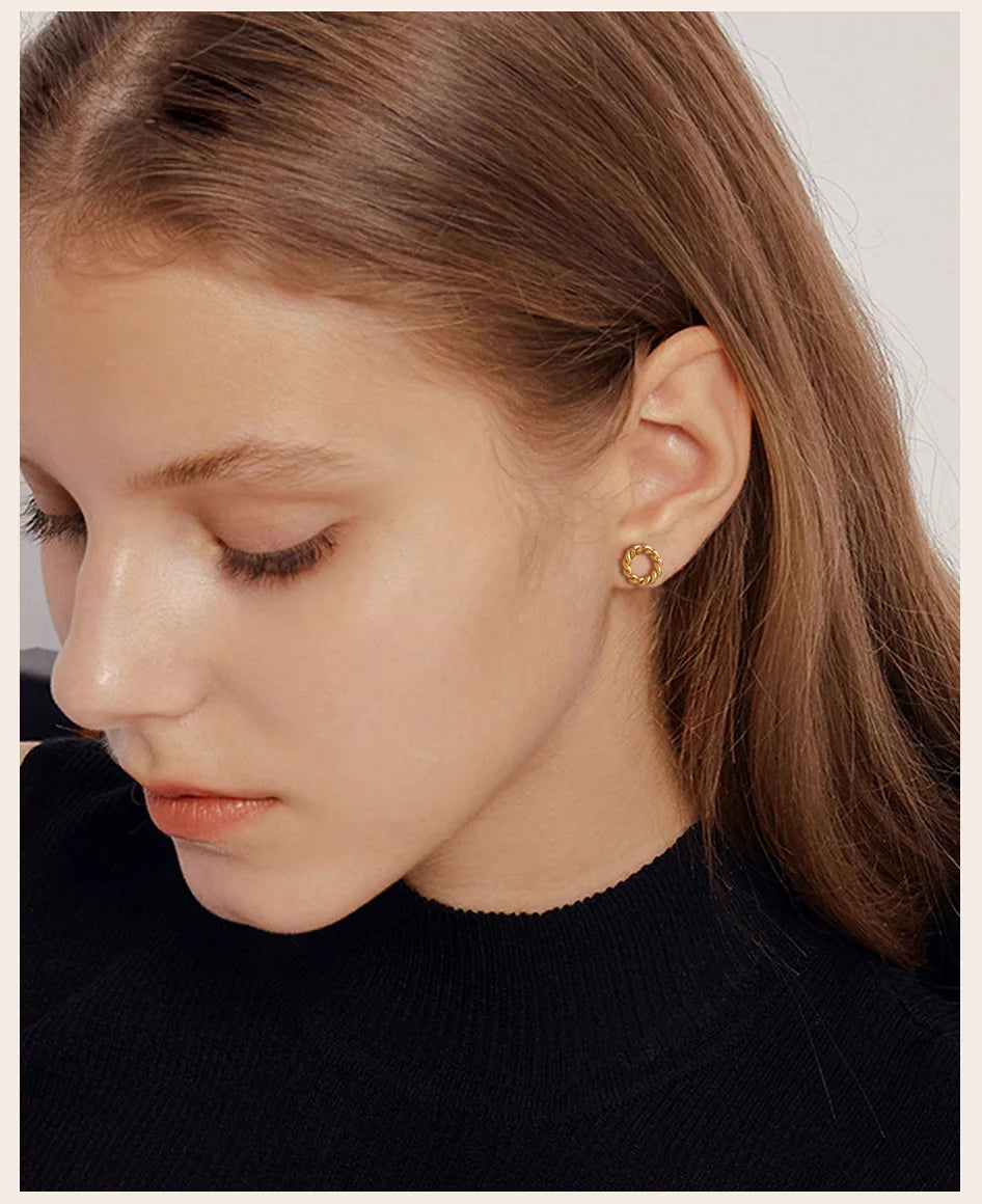Amy Round Stud Earring