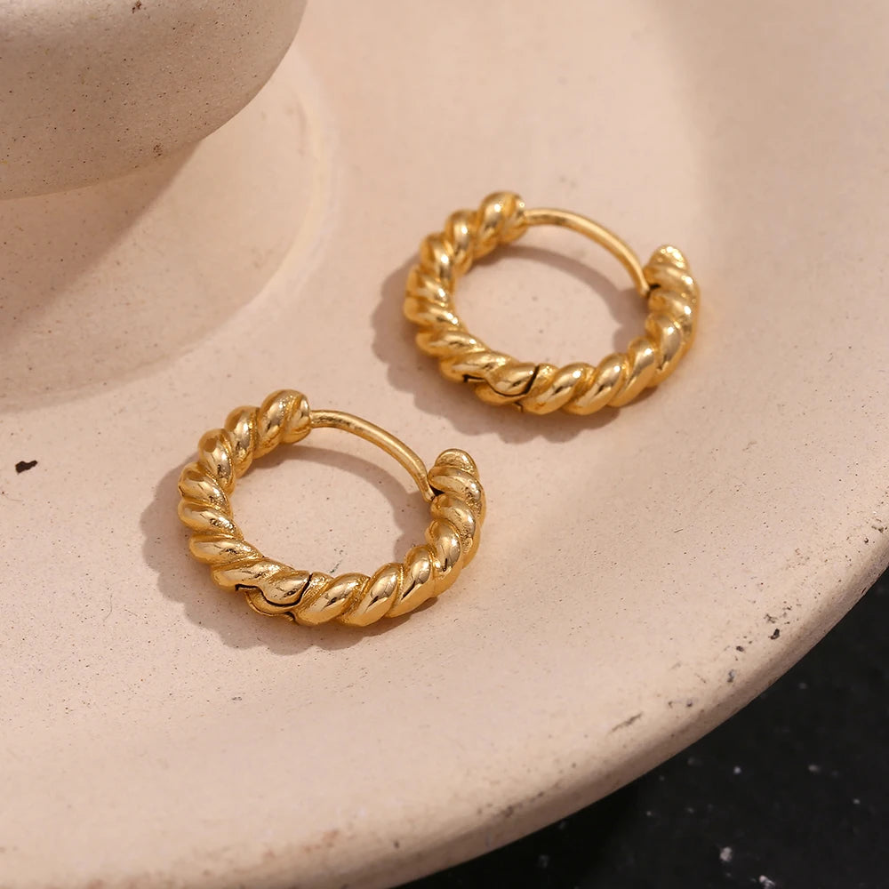 Bella Twist Hoop Earring
