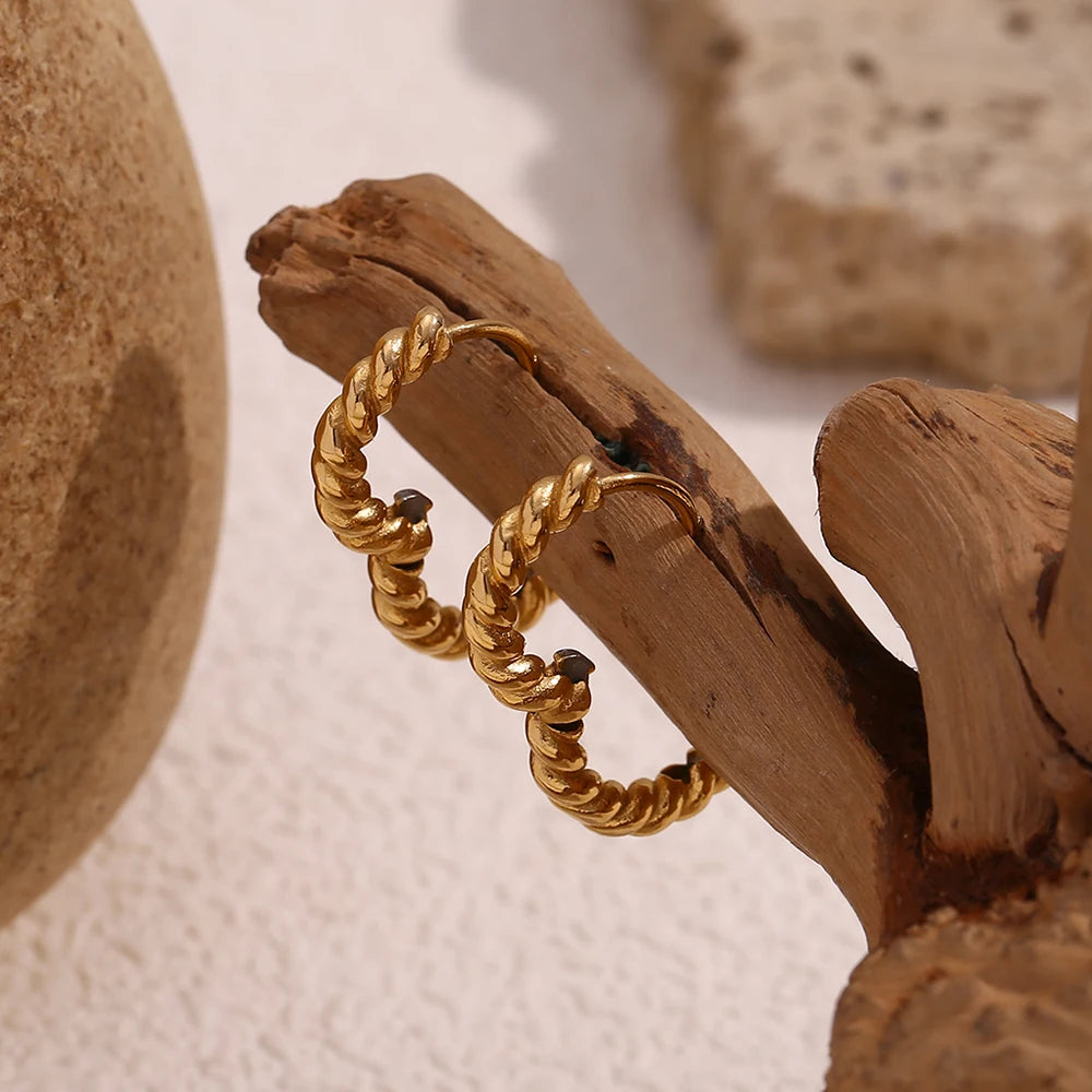 Bella Twist Hoop Earring