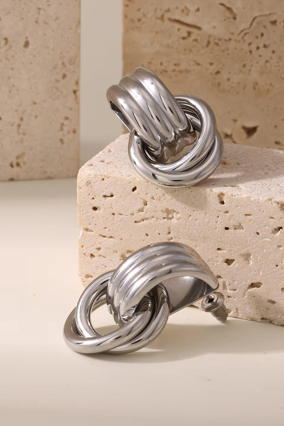 Devie Stud Earring