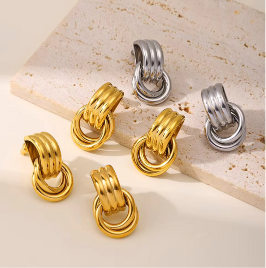 Devie Stud Earring
