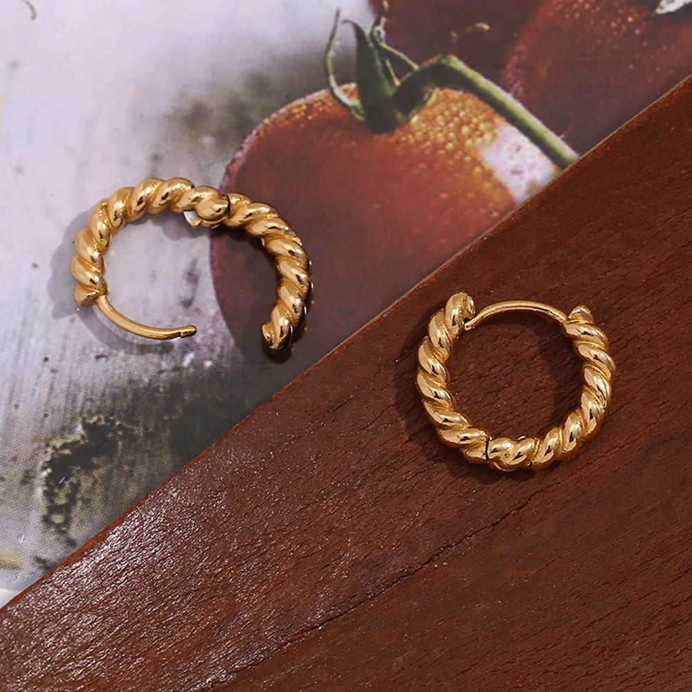 Bella Twist Hoop Earring