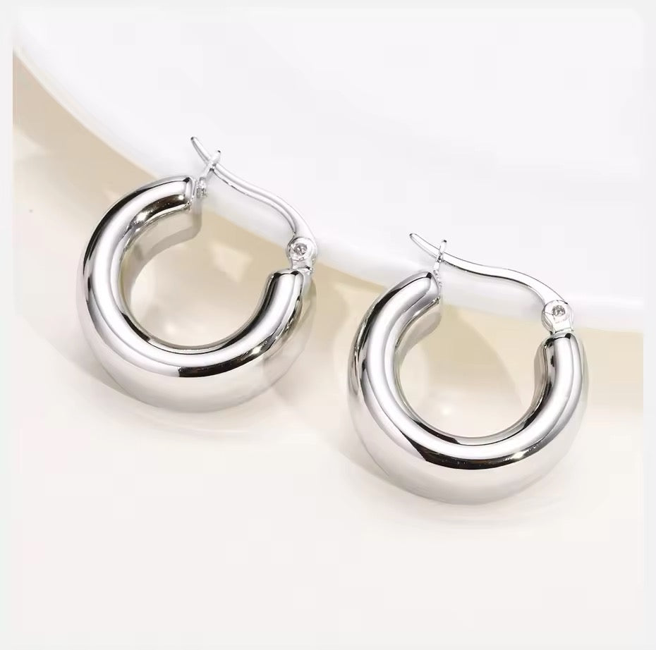 Dakota Hoop Earring